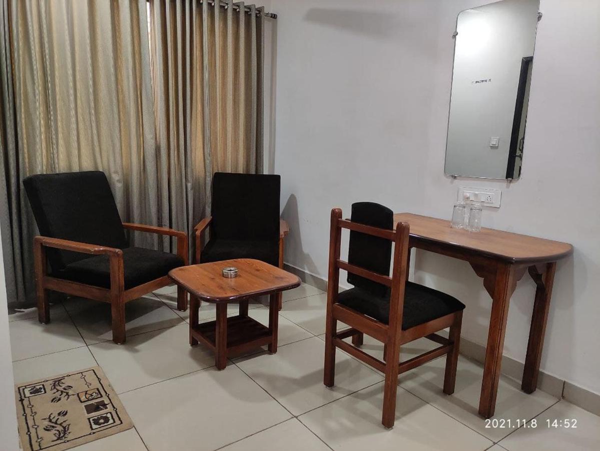 Hotel Tirth Ankleshwar Exterior foto