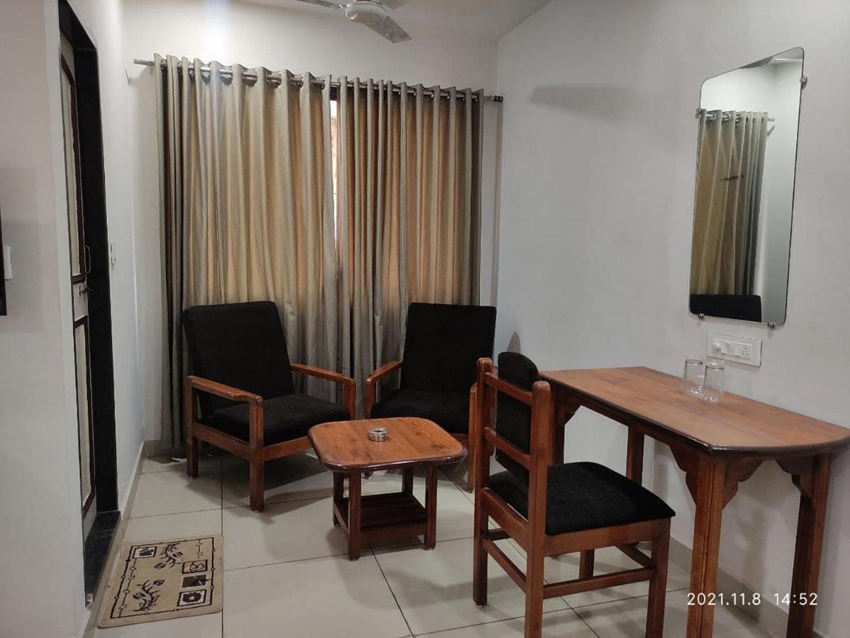 Hotel Tirth Ankleshwar Exterior foto